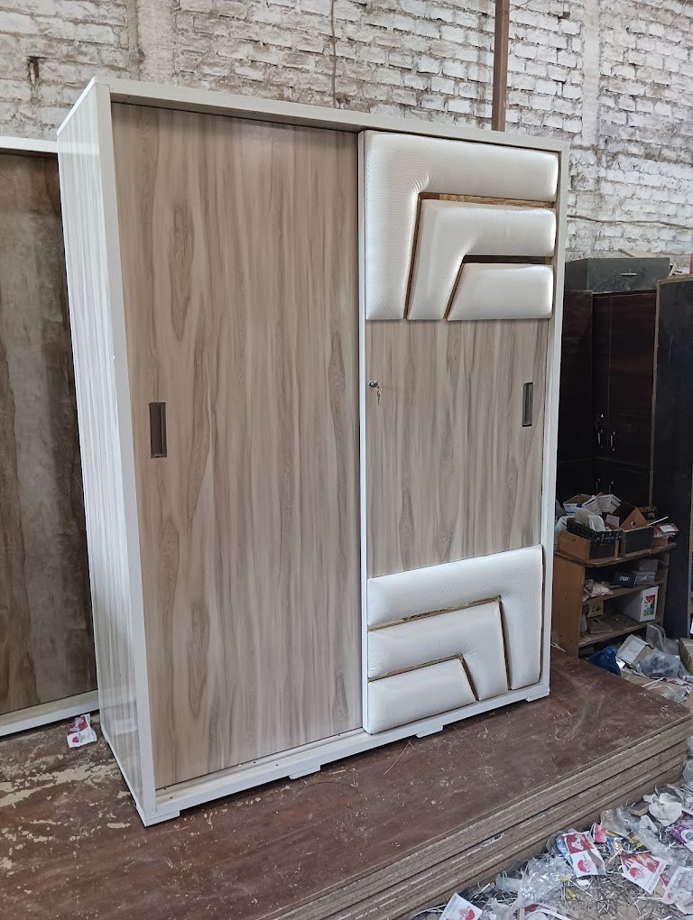 Mukesh Carpenter in Indore, Madhya Pradesh