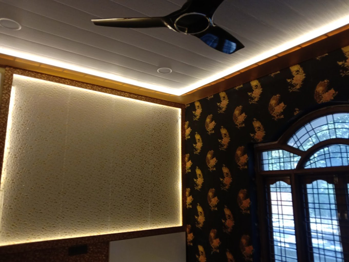 Dinesh electrician in Gonda, Uttar Pradesh