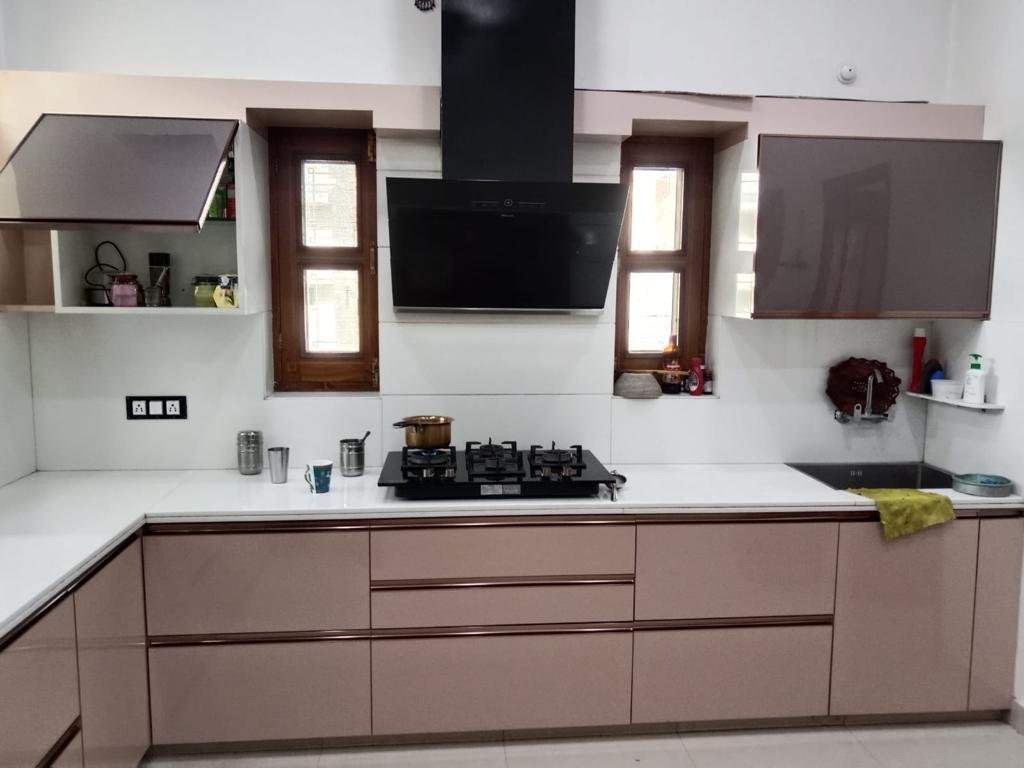 Om Parkash – Wood Works, Carpenter in Shimla, Himachal Pradesh