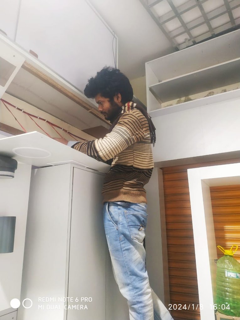 Shiva-electrician-in-Varanasi-Uttar-Pradeshere