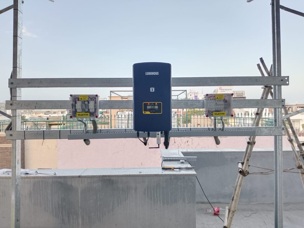 Om Solar Solutions – Solar Installation Company